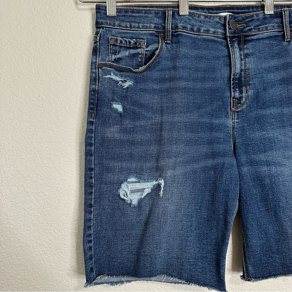 Old Navy Dark Destroyed Bermuda Short, Size 16 - Picture 4 of 12